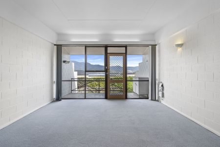 Charming Unit with Breathtaking Views - Photo 2