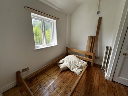 3 bedroom end of terrace house to rent - Photo 5