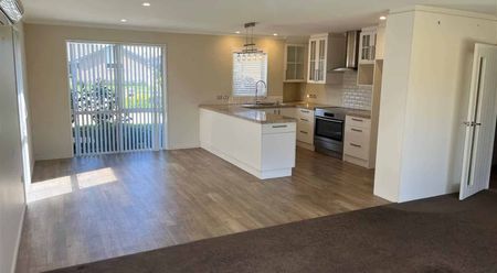 Superb Family Home in Prestons - Photo 2