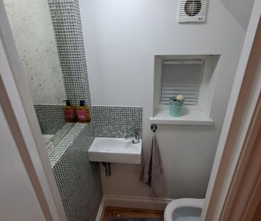 1 bedroom in a house share to rent - Photo 6