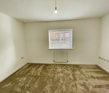 2 bedroom Semi-Detached House to let - Photo 3