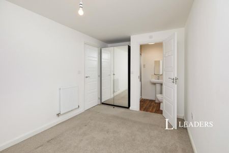 3 bedroom semi-detached house to rent - Photo 3