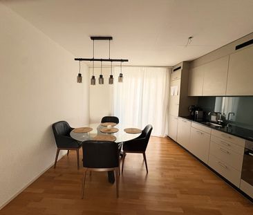 Grosszügige möblierte 2.5-Zimmer-Wohnung | 113 m² | 2 Balkone | Düb... - Photo 2
