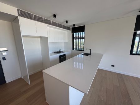 Fully renovated one bedroom apartment in The Grand! - Photo 4