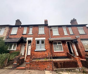 Terraced House to rent on - Photo 1