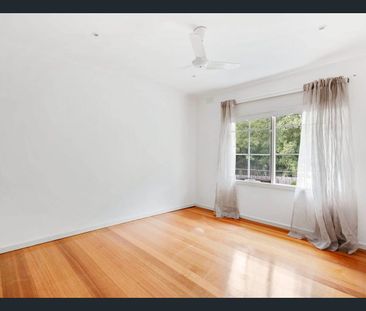 Charming 2-Bed Rent w/ Garage - Photo 6