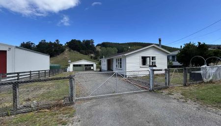 Peaceful Country Living in Central Tinui - Photo 2