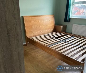 3 bedroom semi-detached house to rent - Photo 6