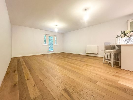 Rosina Court, CM21, Sawbridgeworth - Photo 1