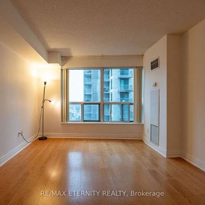 Yonge/Sheppard Bright +Spacious 1Bdrm Freshly Painted 9Ft Ceilings - Photo 1