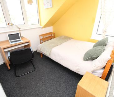 5 bedroom semi-detached house to rent - Photo 2