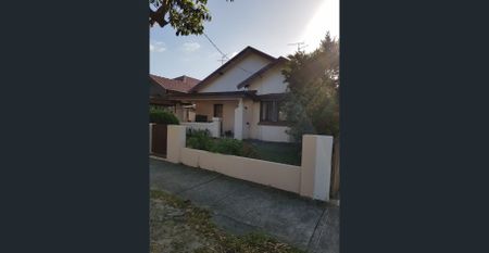 Furnished Room in Quiet Family Home near UNSW - Photo 5
