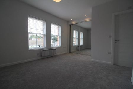 3 bedroom apartment to rent - Photo 3