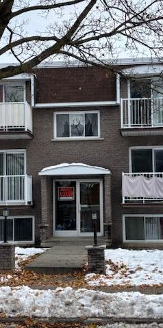 Logement à louer 5 1/2 rue Rouleau Saint-Hyacinthe près des services (hôpital, CLSC et Galeries Saint-Hyacinthe) - Photo 1