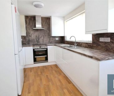 Common Side Farm, New Road, Old Snydale, Pontefract, WF7 - Photo 1