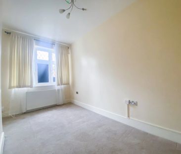 Room To Let - Photo 1