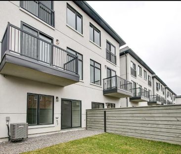 For Lease - 5 Antonio Court, Toronto, Ontario - Photo 1