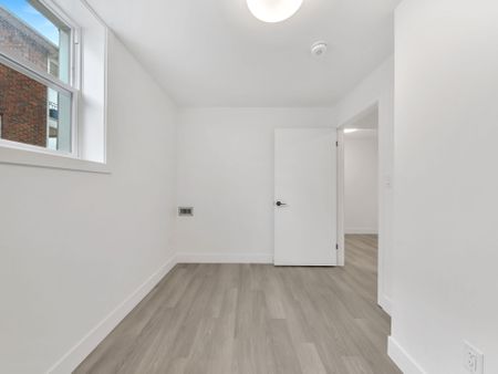 For Lease - 1804 Drouillard Road Unit# 102, Windsor, Ontario - Photo 3