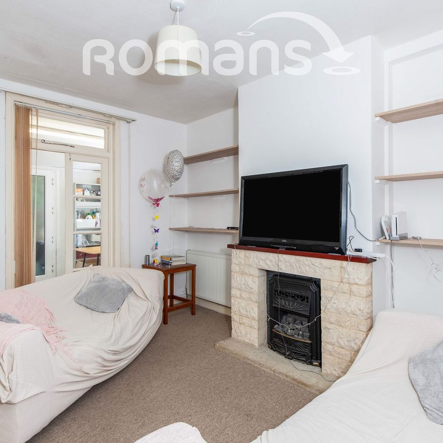 4 bedroom property to rent - Photo 1