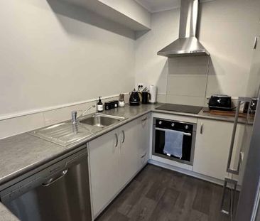 Furnished Townhouse in Hamilton East - Photo 4