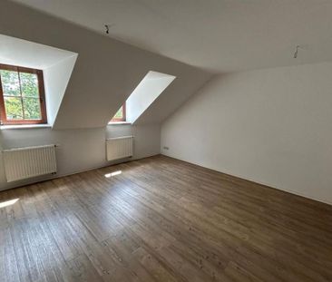 +++ Großzügige DG-Wohnung im Herzen von Zwickau – Ruhig wohnen mit ... - Photo 1