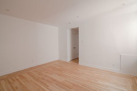 2105 Chomedey Street - Photo 3