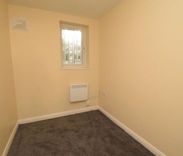 Lees Hall Road, Dewsbury - Photo 2