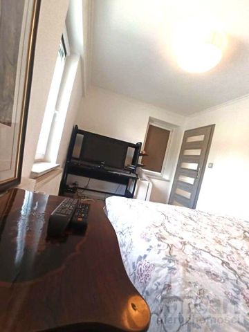 Stare Miasto, 2 pokoje, duży balkon. Polecam. - Zdjęcie 5