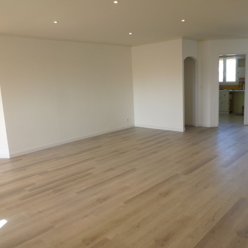 Location Appartement 6 pièces 119m² COGNAC 16100 - Photo 1