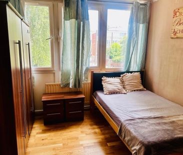 Room in a Shared Flat, Ibsley Gardens, SW15 - Photo 2