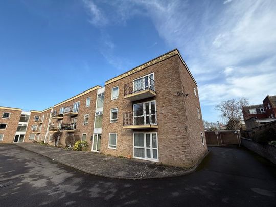 Overton Court, Cheltenham, GL50 - Photo 1