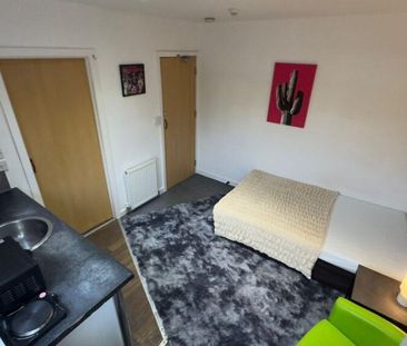 Studio to rent - Photo 5