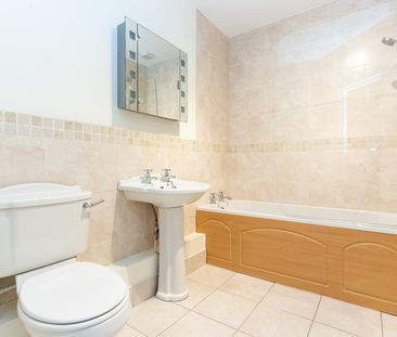 The Ailesbury, Donnybrook Castle, Donnybrook, Dublin 4, D04 HY07 - Photo 2