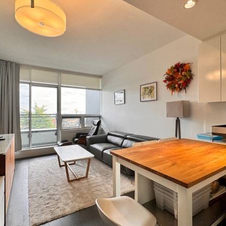 Furnished 2bed1bath at Cambie and 49 Ave. Skytrain - Photo 1