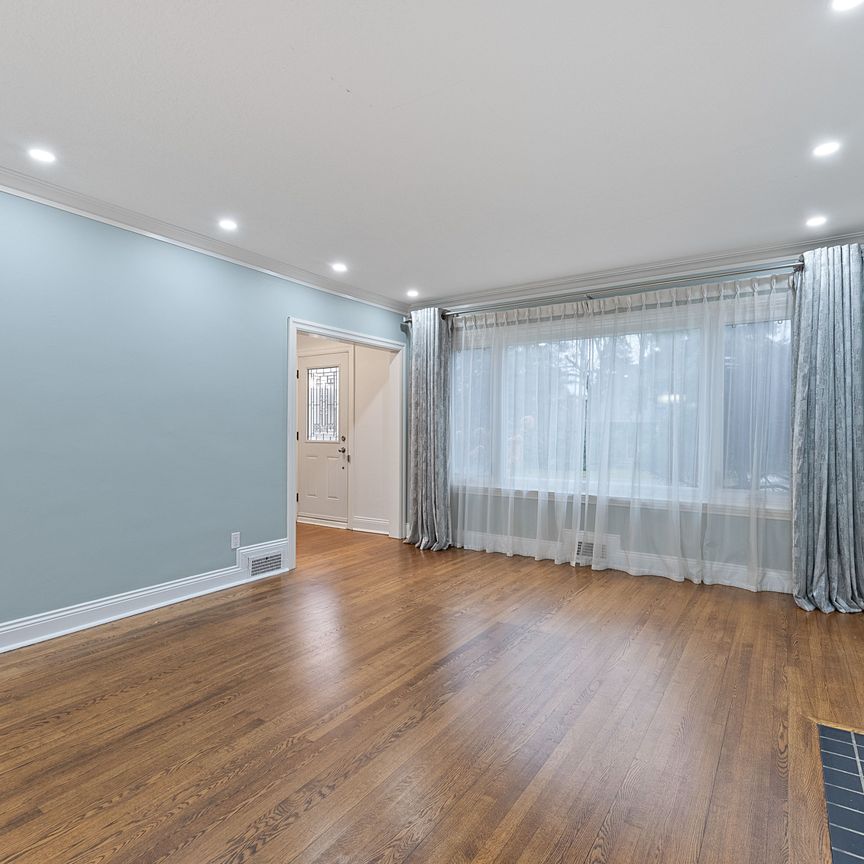 For Lease - 2 Great Oak Drive, Toronto, Ontario - Photo 1