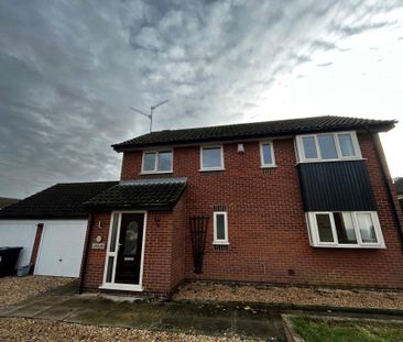 4 bedroom detached house to rent - Photo 3