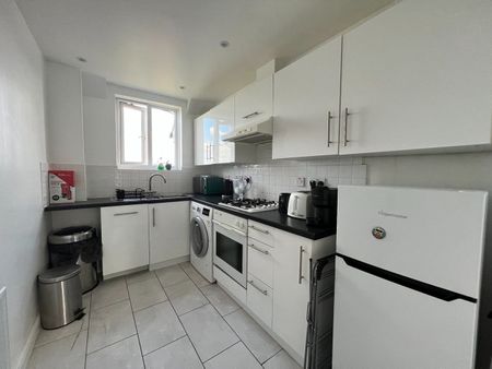 Room in a Shared Flat, Sir Cyril Black Way, SW19 - Photo 5