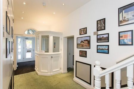 Flat 24 Finchley Road, Hampstead NW3 7AJ - Photo 3
