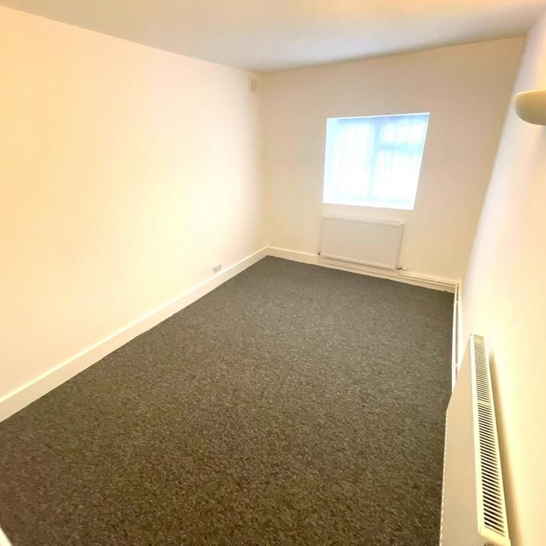 1 bedroom ground floor flat to rent - Photo 1
