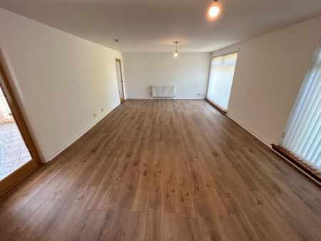 3 bedroom semi-detached house to rent - Photo 2