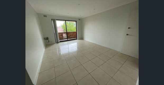 Bright & Sunny 2 bed - Photo 1