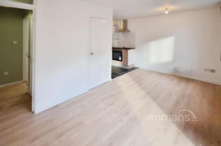 Studio to rent - Photo 3