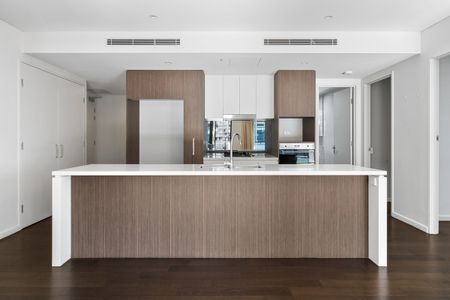 Chef's Kitchen | Large Three Bedroom Apartment | Double Carspace - Photo 4