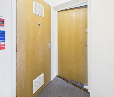 1 bedroom ground floor flat to rent - Photo 3