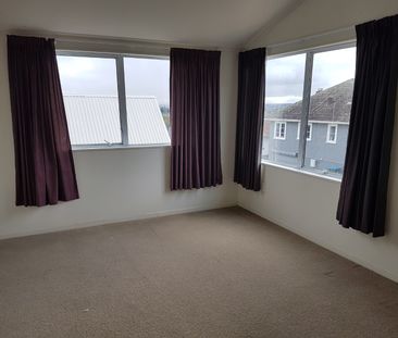 Comfortable home with nice outlook - Photo 2