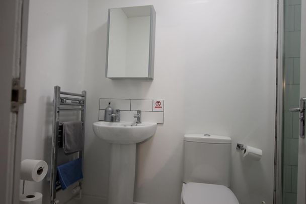 1 bedroom studio to rent Market Hill, Buckingham, Buckinghamshire, MK18 - Photo 1