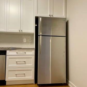 1 BD, In-suite laundry, BBQ Area - Photo 3