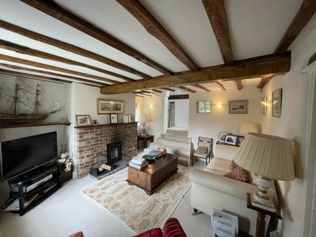 6 bedroom detached house to rent - Photo 2