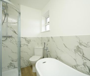 3 bedroom semi-detached house to rent - Photo 2