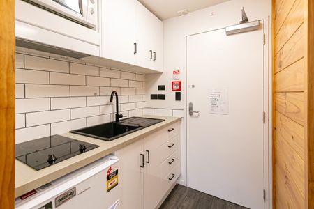 Studio Apartment - Photo 2